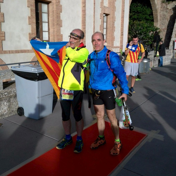 Trepitjant catifa vermella a Montserrat amb Marios